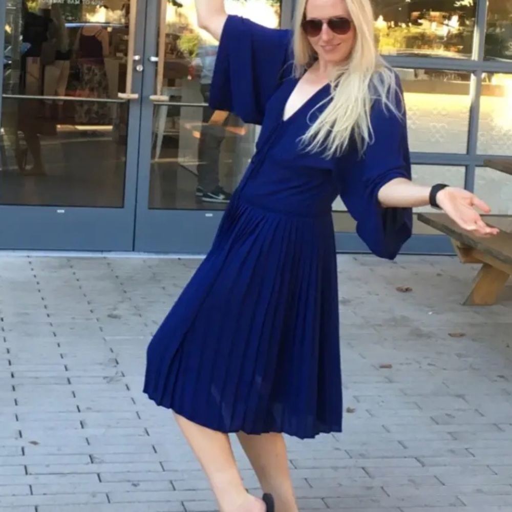 Veronique Bronquinho Italy ink Blue Pleated Fit-and-Flare Dress fits size 10 12 - Picture 6 of 14
